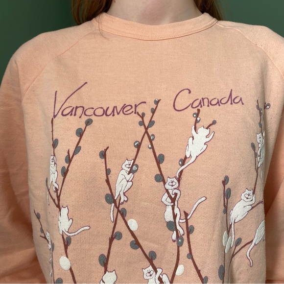 Vancouver Kitty sweatshirt - Picture 3 of 6